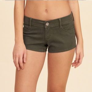 Hollister dark green shorts
